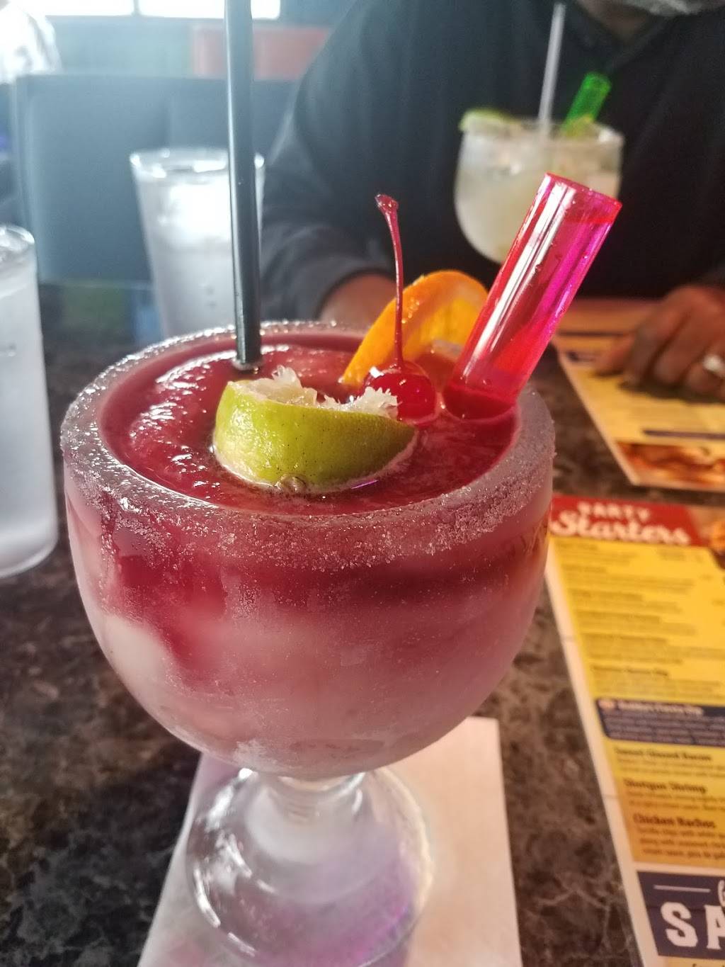 Bubbas 33 | restaurant | 17757 Hall Rd, Macomb, MI 48044, USA | 5862862933 OR +1 586-286-2933