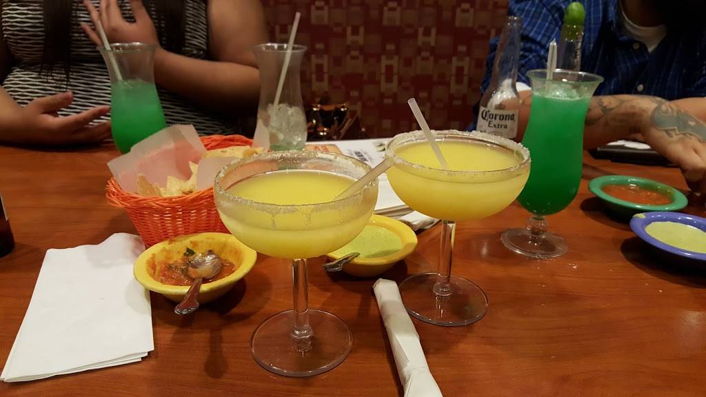 Ruchis Mexican Grill | restaurant | 6945 Industrial Pkwy, Rosenberg, TX 77471, USA | 8323633535 OR +1 832-363-3535