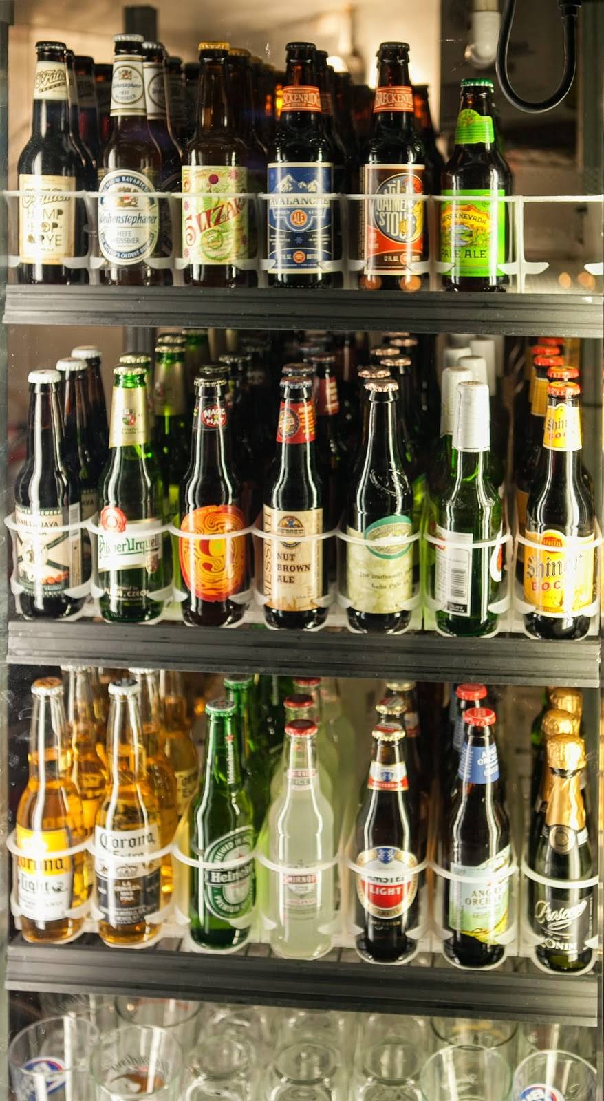 Backyard BBQ & Booze | restaurant | 2600 W Sylvania Ave #1, Toledo, OH 43613, USA | 4194752515 OR +1 419-475-2515