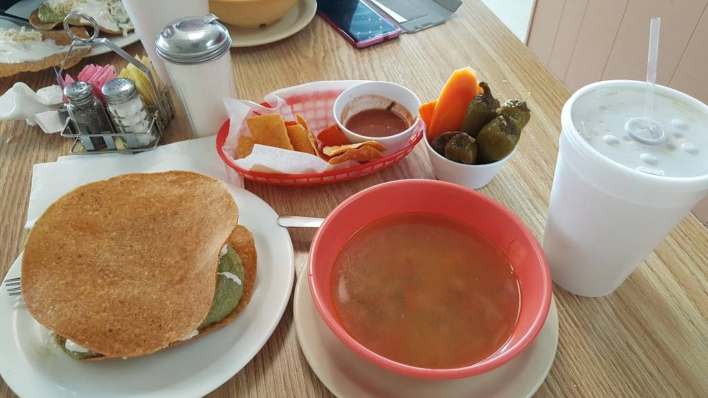 La Siberia Mexicana | restaurant | 403 SW Military Dr, San Antonio, TX 78221, USA | 2109244232 OR +1 210-924-4232