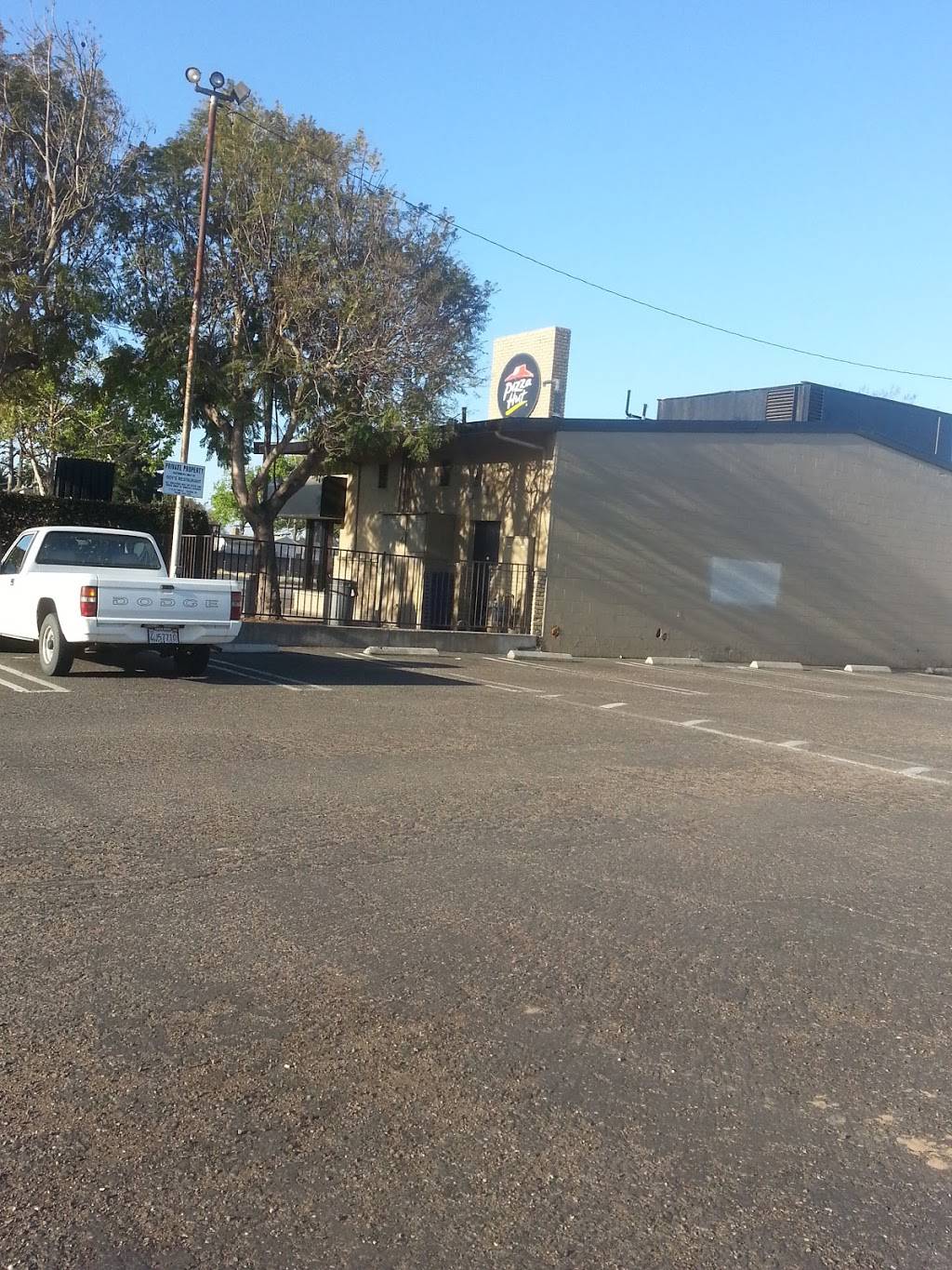 Pizza Hut | meal delivery | 743 E Main St, Santa Maria, CA 93454, USA | 8053461100 OR +1 805-346-1100