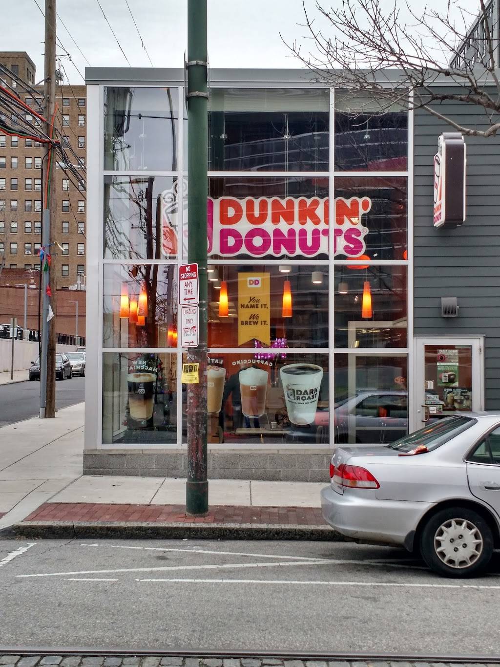 Dunkin | bakery | 125 S 40th St, Philadelphia, PA 19104, USA | 2155960364 OR +1 215-596-0364