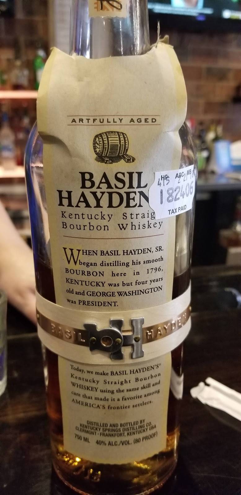 Sidelines Sports Grill | restaurant | 309 W Fairfield Rd, High Point, NC 27263, USA | 3364348605 OR +1 336-434-8605