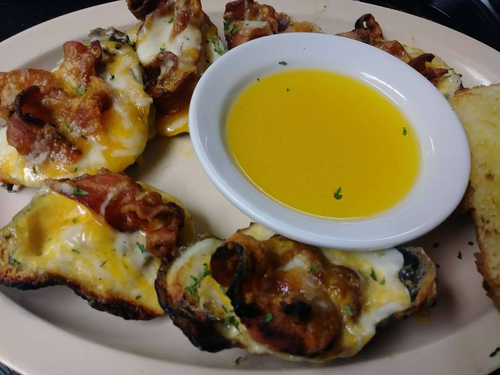 Reginas Cajun Kitchen | restaurant | 60 N Main St, Memphis, TN 38103, USA | 9017300384 OR +1 901-730-0384