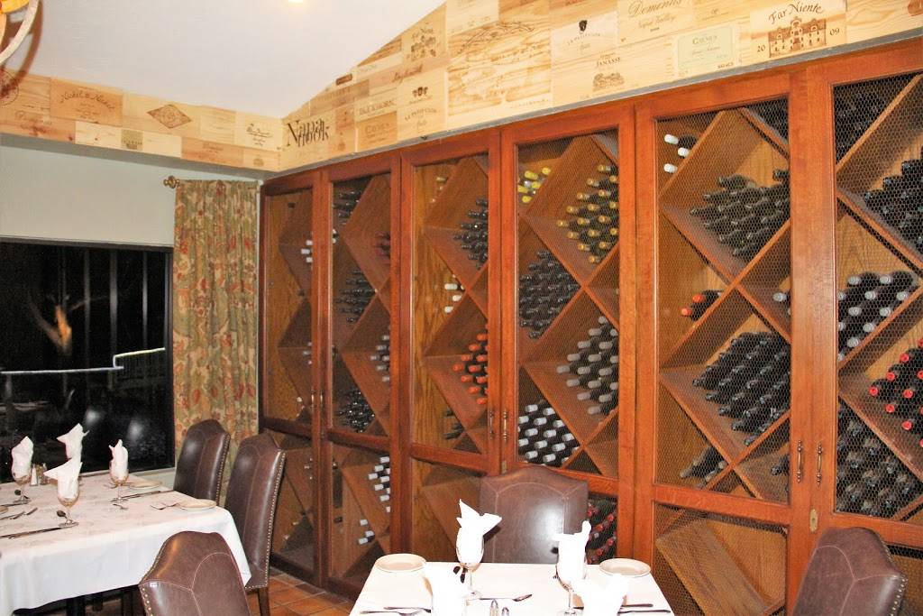 Roesslers Restaurant | restaurant | 2033 Vamo Way, Sarasota, FL 34238, USA | 9419665688 OR +1 941-966-5688