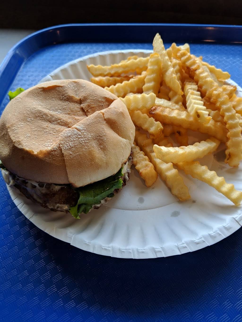 Merritt Canteen | restaurant | 4355 Main St, Bridgeport, CT 06606, USA | 2033721416 OR +1 203-372-1416