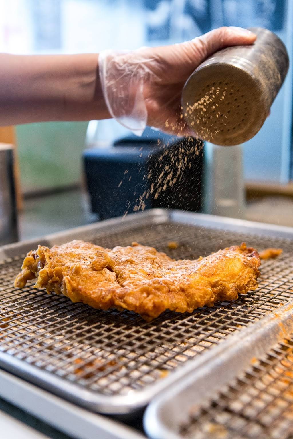 Monga Fried Chicken | meal takeaway | 5 Northtown Way Unit 16 & 17, North York, ON M2N 7L4, Canada | 4165192983 OR +1 416-519-2983