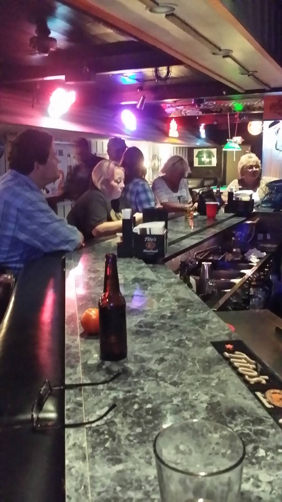 Jillys Saloon | restaurant | 6842 E Main St, Reynoldsburg, OH 43068, USA | 6148619813 OR +1 614-861-9813