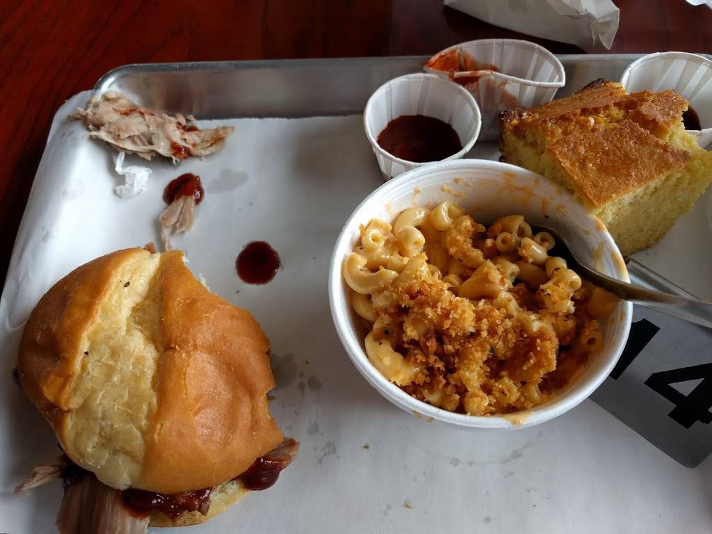 Indiana Smokehouse | restaurant | 2825 Middle Rd, Columbus, IN 47203, USA | 8127990067 OR +1 812-799-0067