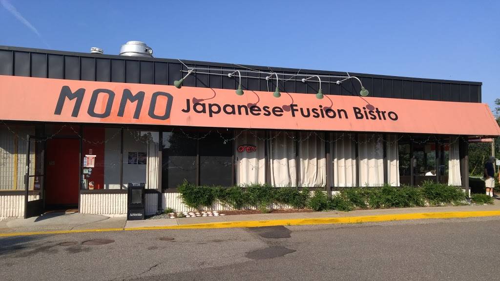 MoMo Sushi | restaurant | 17 Turnpike Square, Milford, CT 06460, USA | 2038777686 OR +1 203-877-7686