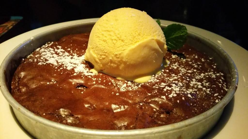 Maggianos Little Italy | restaurant | 6500 Springfield Mall #6805, Springfield, VA 22150, USA | 7039239309 OR +1 703-923-9309