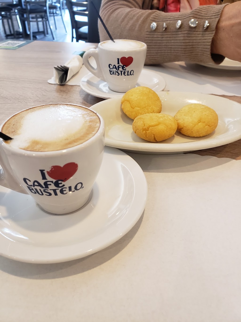 El Tropico Restaurant | cafe | 8391 NW 12th St, Miami, FL 33126, USA | 3054776222 OR +1 305-477-6222