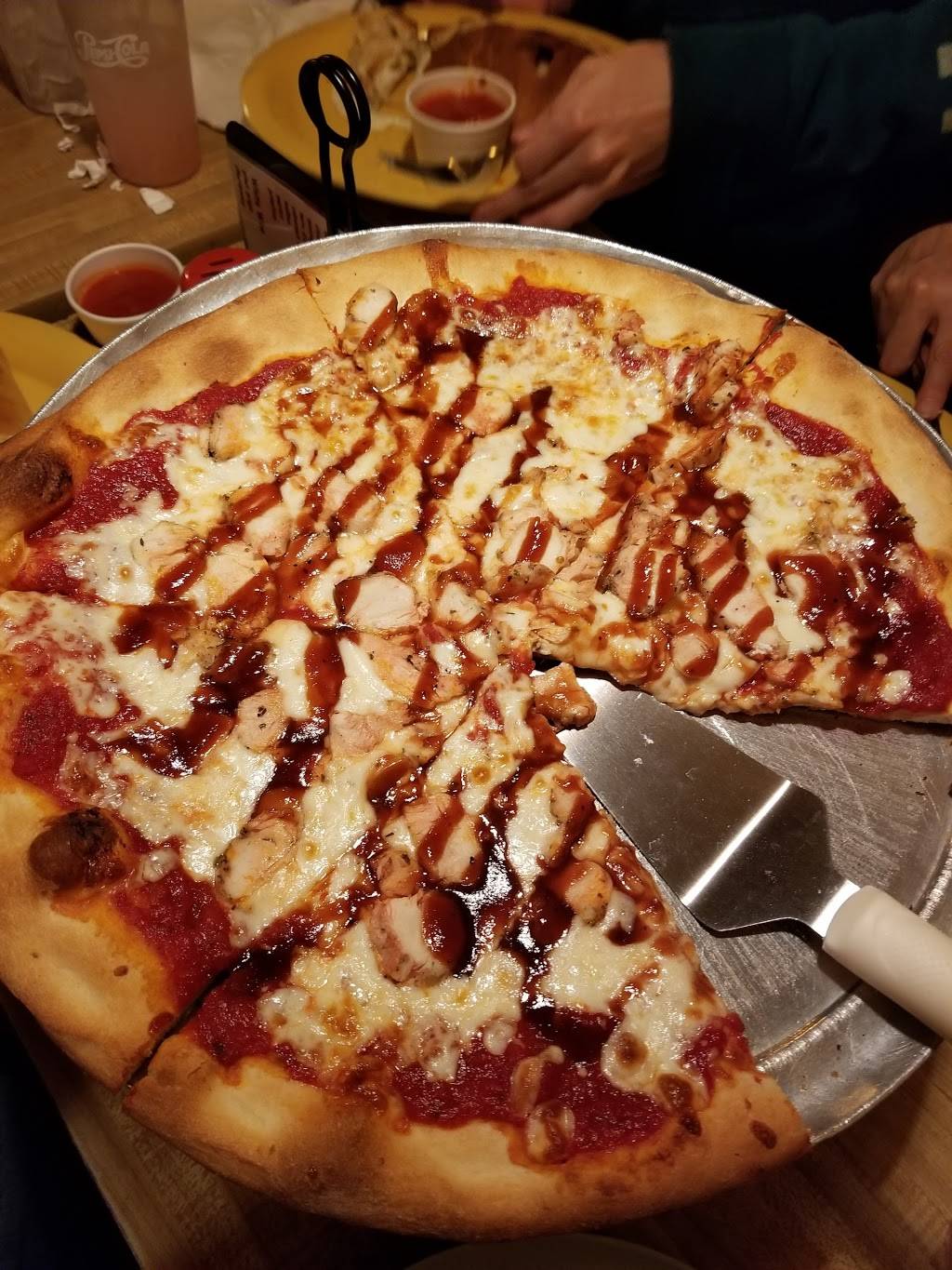 Mary Angelas Pizzeria | restaurant | 3345 W Cary St, Richmond, VA 23221, USA | 8043532333 OR +1 804-353-2333