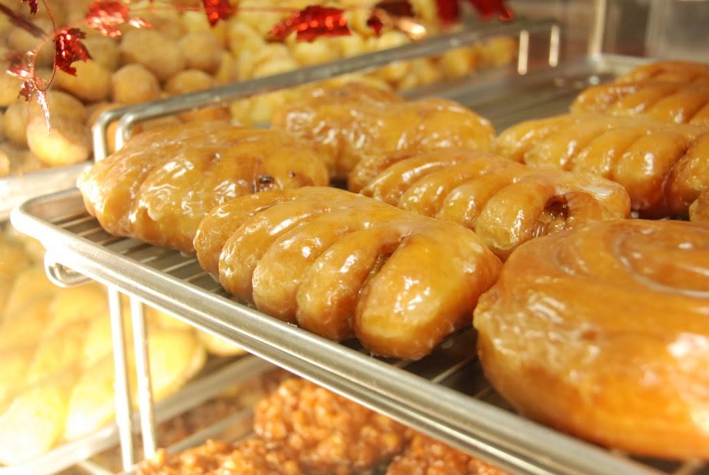 Doughnut Deli Inc. | cafe | 3401 Pacific Pl, Long Beach, CA 90806, USA | 5625958515 OR +1 562-595-8515