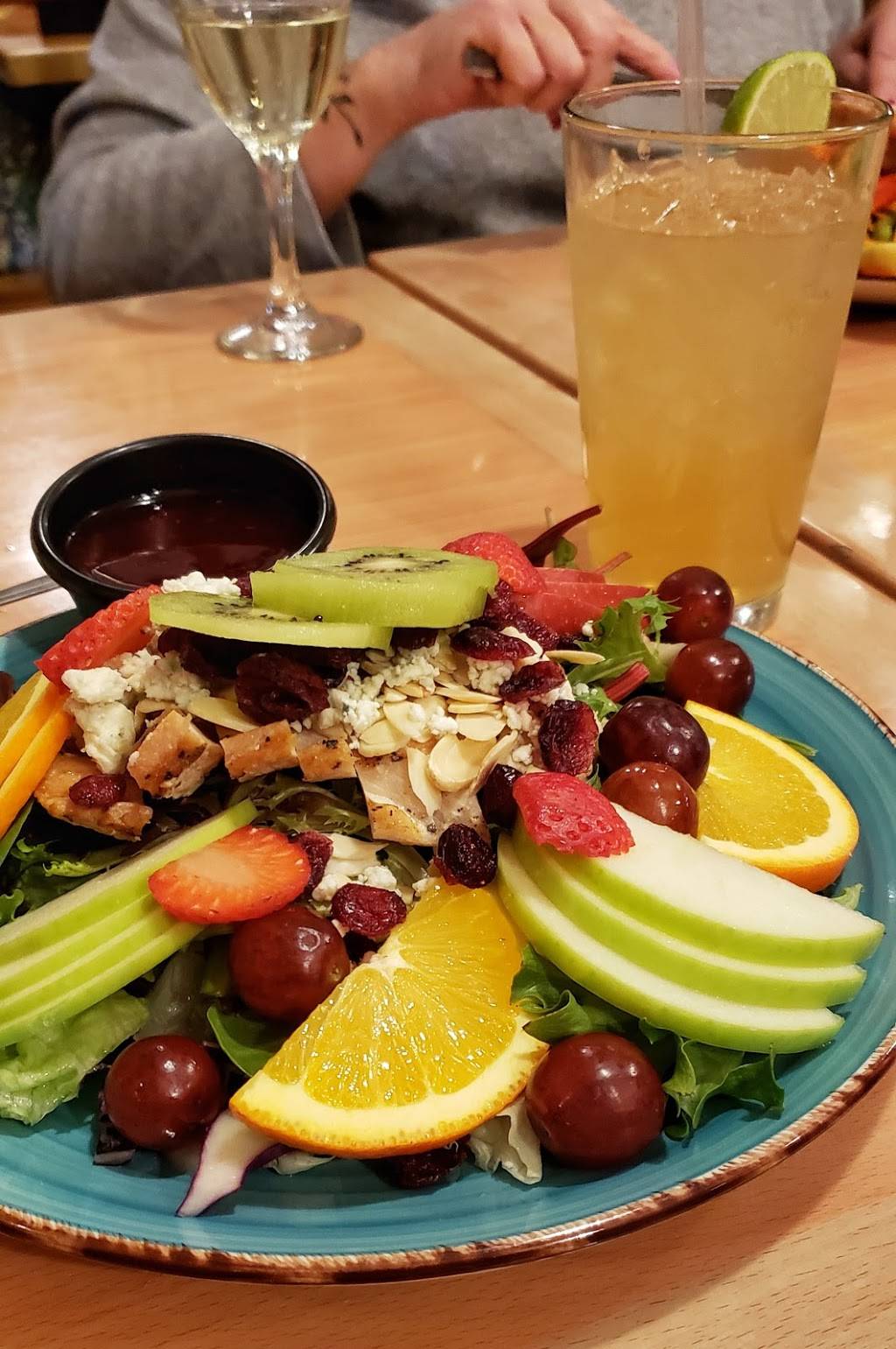 Rainbow Gardens | restaurant | 117 Broad St, Milford, CT 06460, USA | 2038782500 OR +1 203-878-2500