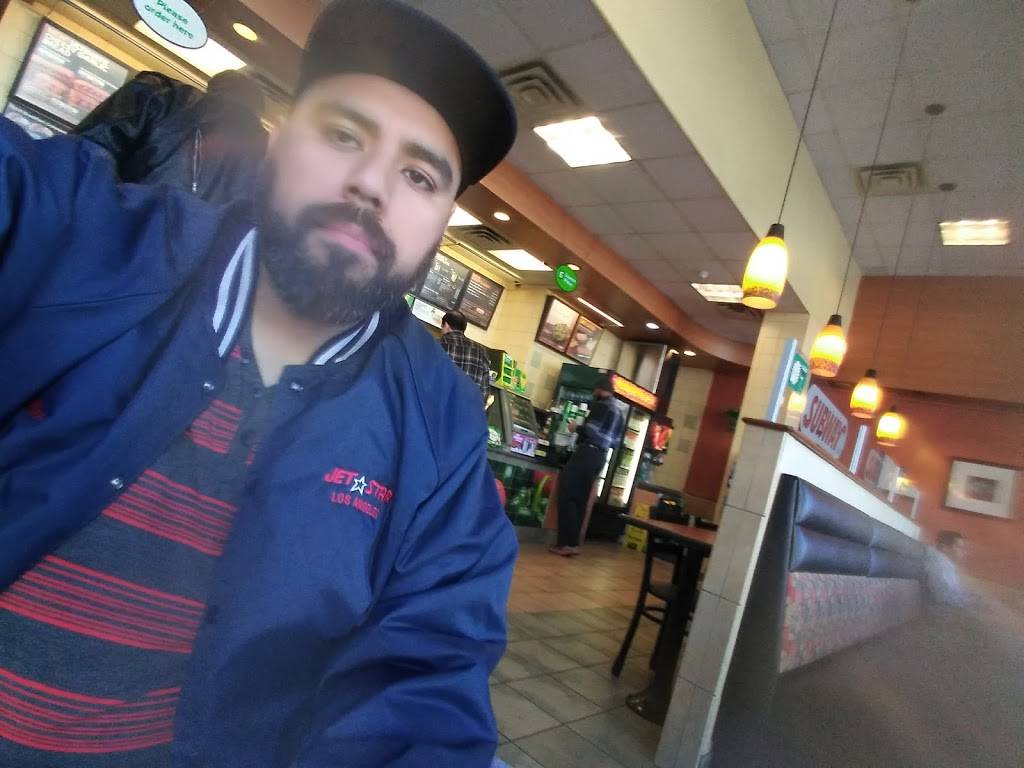Subway | restaurant | 5300 W Century Blvd, Los Angeles, CA 90045, USA | 3106702797 OR +1 310-670-2797