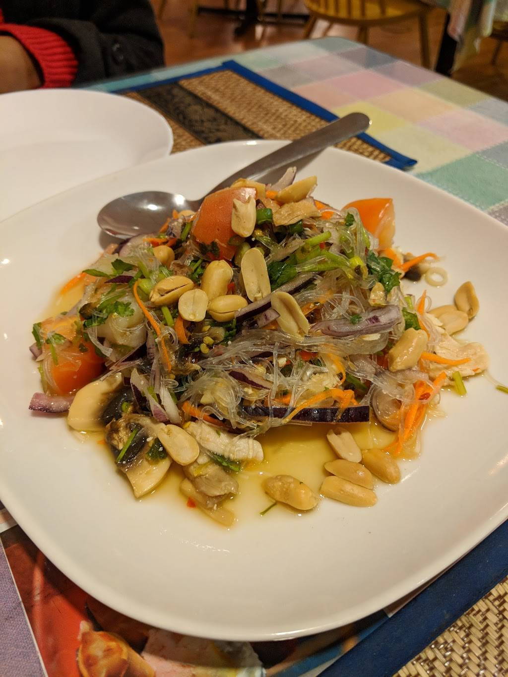 M Thai Kitchen | restaurant | 181 Mitchells Chance Rd, Edgewater, MD 21037, USA | 4109560952 OR +1 410-956-0952