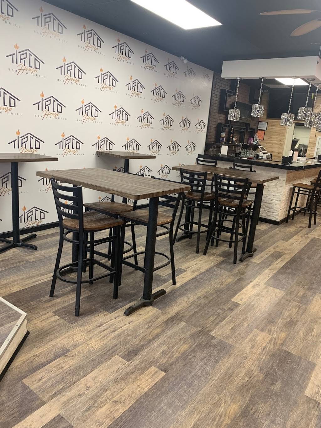 Típico House Bar & Grill | restaurant | 90 Lake Ave, Rochester, NY 14608, USA | 5853194211 OR +1 585-319-4211