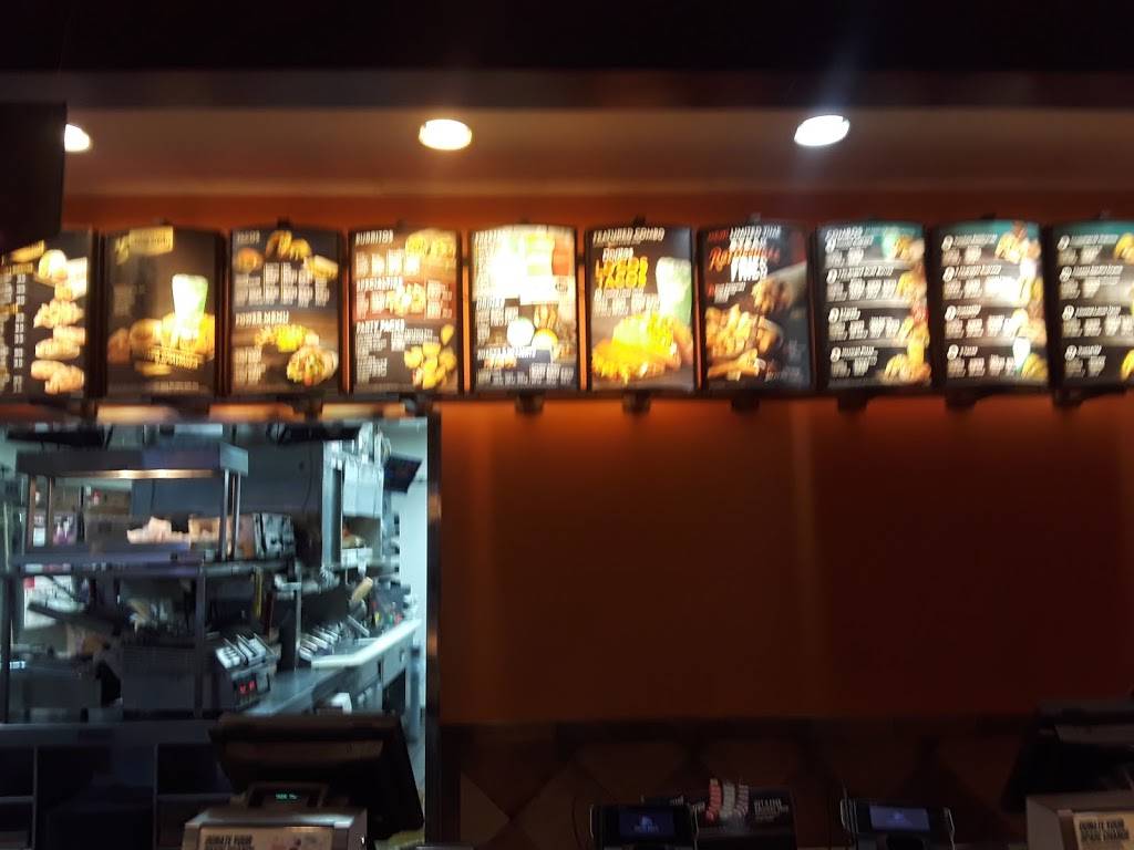 Taco Bell | meal takeaway | 1611 E Eleven Mile Rd, Royal Oak, MI 48067, USA | 2485454150 OR +1 248-545-4150