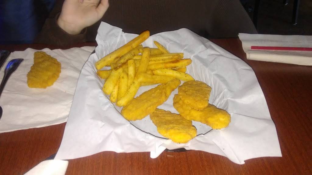 Eagles Point Bar & Grill | restaurant | 1029 N Saginaw Blvd, Saginaw, TX 76179, USA | 8173499387 OR +1 817-349-9387