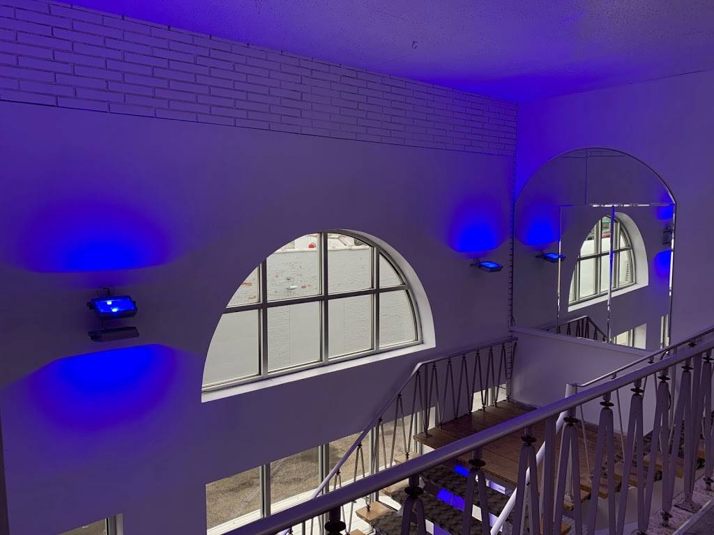 Grand Terrace Cuisine | restaurant | 6010 W Grand Ave, Chicago, IL 60639, USA | 7732979298 OR +1 773-297-9298