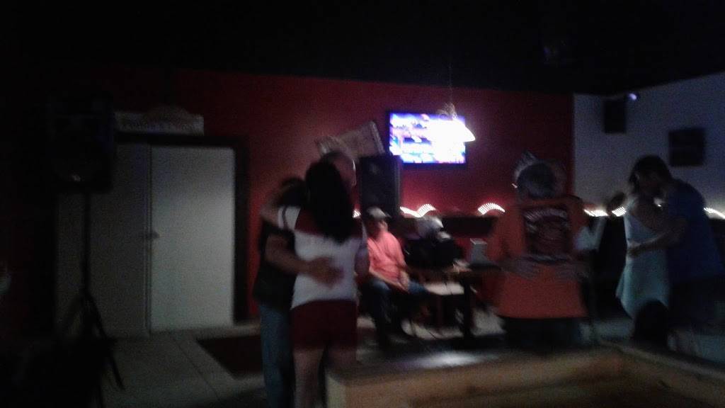 Squirrels Nest Bar & Grill | restaurant | 3450 East, SC-9 Business, Loris, SC 29569, USA | 8437160926 OR +1 843-716-0926