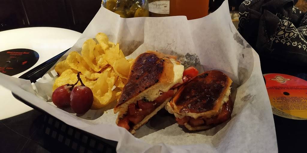 HopScotch Cafe | restaurant | 1006 Broadway, Dunedin, FL 34698, USA | 7272235227 OR +1 727-223-5227