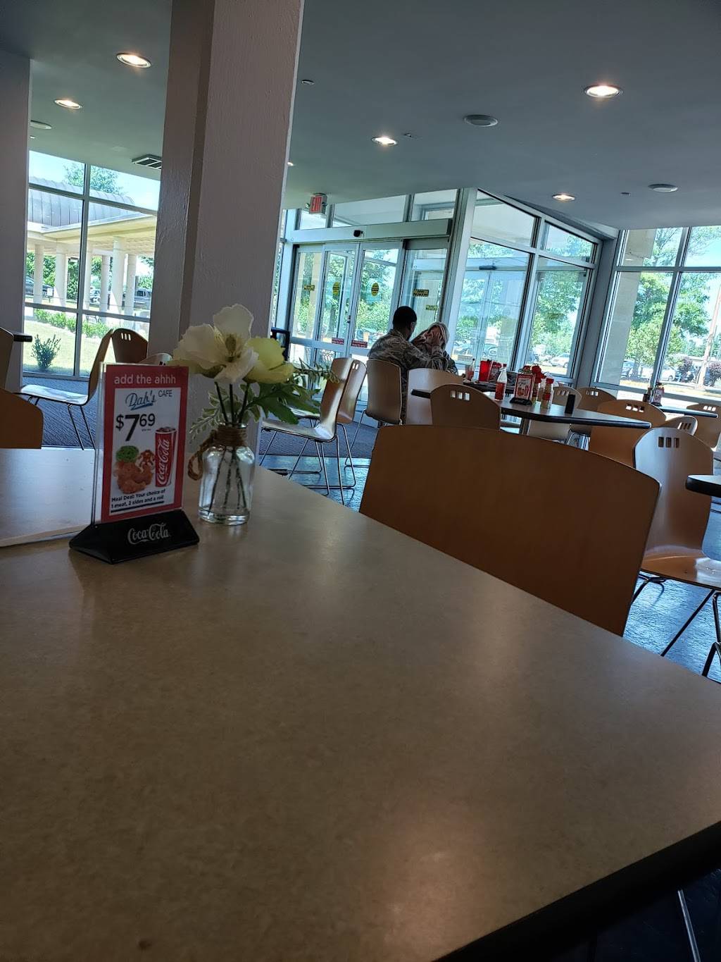 Dabs Cafe | restaurant | 1000 Terminal Dr #200, Macon, GA 31216, USA | 4787814334 OR +1 478-781-4334