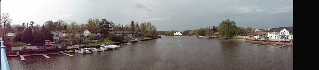 Edgewater Cottages | restaurant | 72 Main St, Wasaga Beach, ON L9Z 2K9, Canada | 7054293205 OR +1 705-429-3205