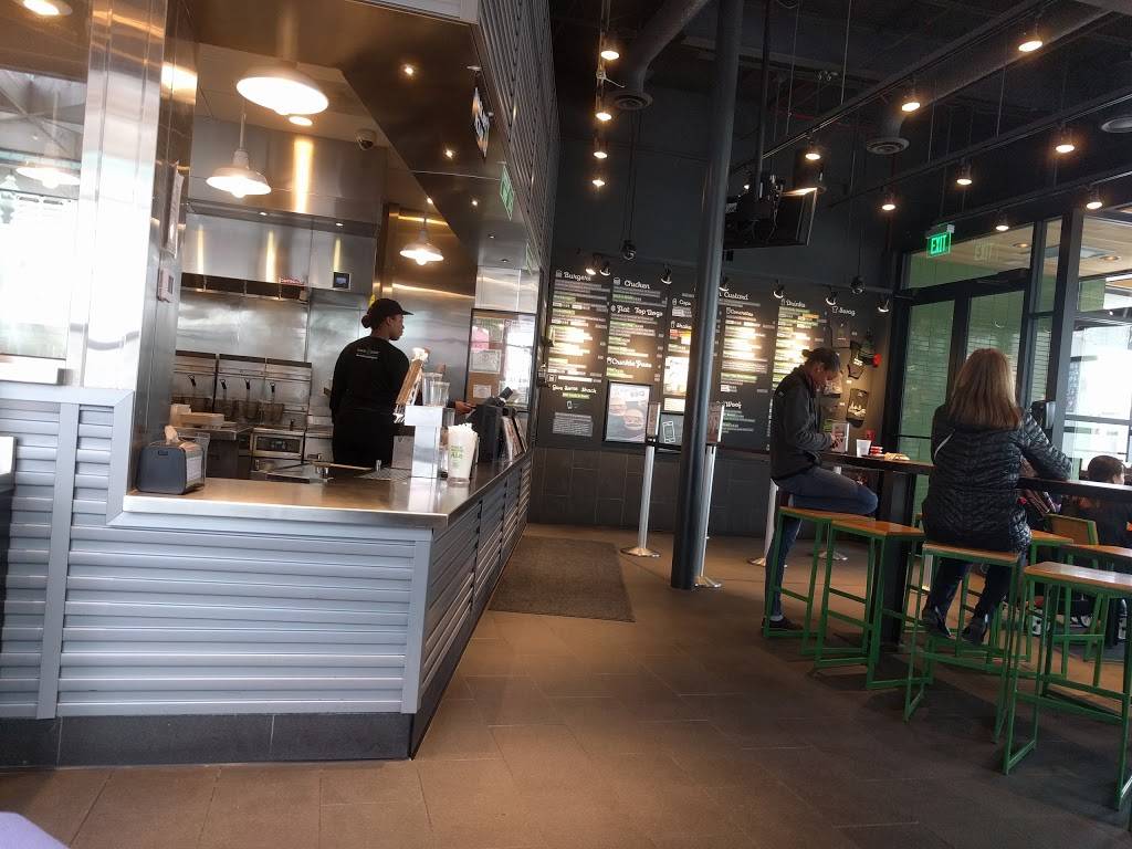 Shake Shack | restaurant | 4999 Old Orchard Shopping Center Space L28, Skokie, IL 60077, USA | 8473801240 OR +1 847-380-1240