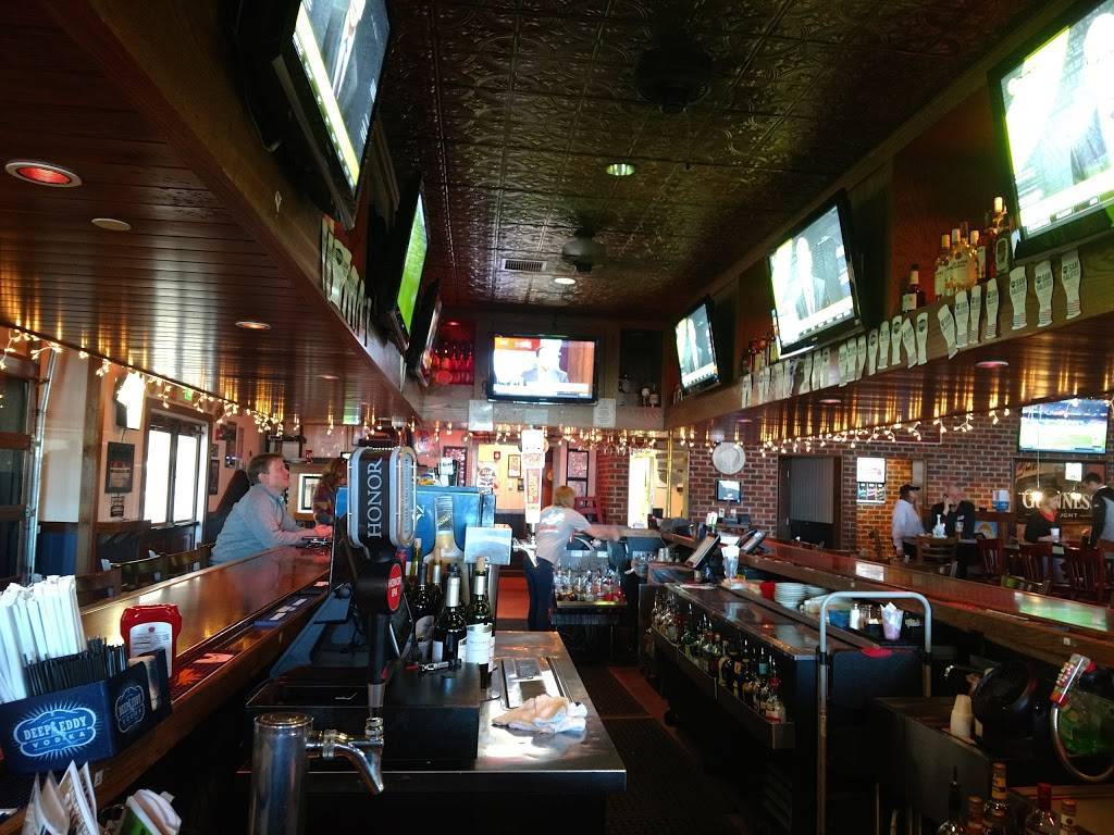 Wild Wing Cafe | restaurant | 5080 Riverside Dr #100, Macon, GA 31210, USA | 4784779453 OR +1 478-477-9453