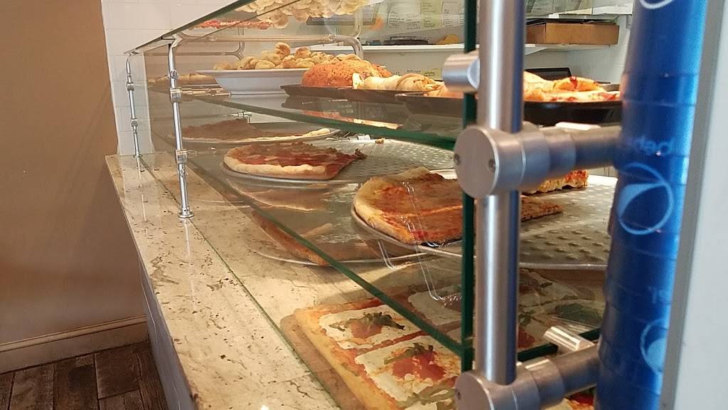 Luigis Pizza | restaurant | 475 Spotswood Englishtown Rd, Monroe Township, NJ 08831, USA | 7326561890 OR +1 732-656-1890