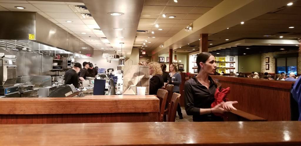 Carrabbas Italian Grill | restaurant | 3210 Tillman Dr, Bensalem, PA 19020, USA | 2152453555 OR +1 215-245-3555