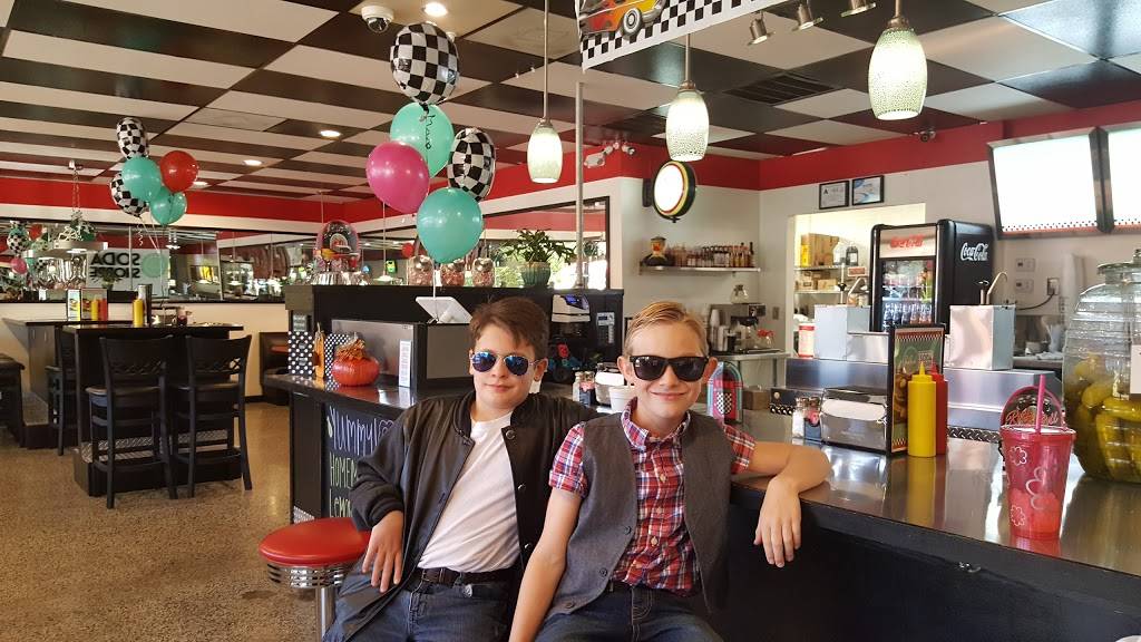 Park Road Soda Shoppe | restaurant | 800 Rogers Lake Rd, Kannapolis, NC 28081, USA | 7049330062 OR +1 704-933-0062