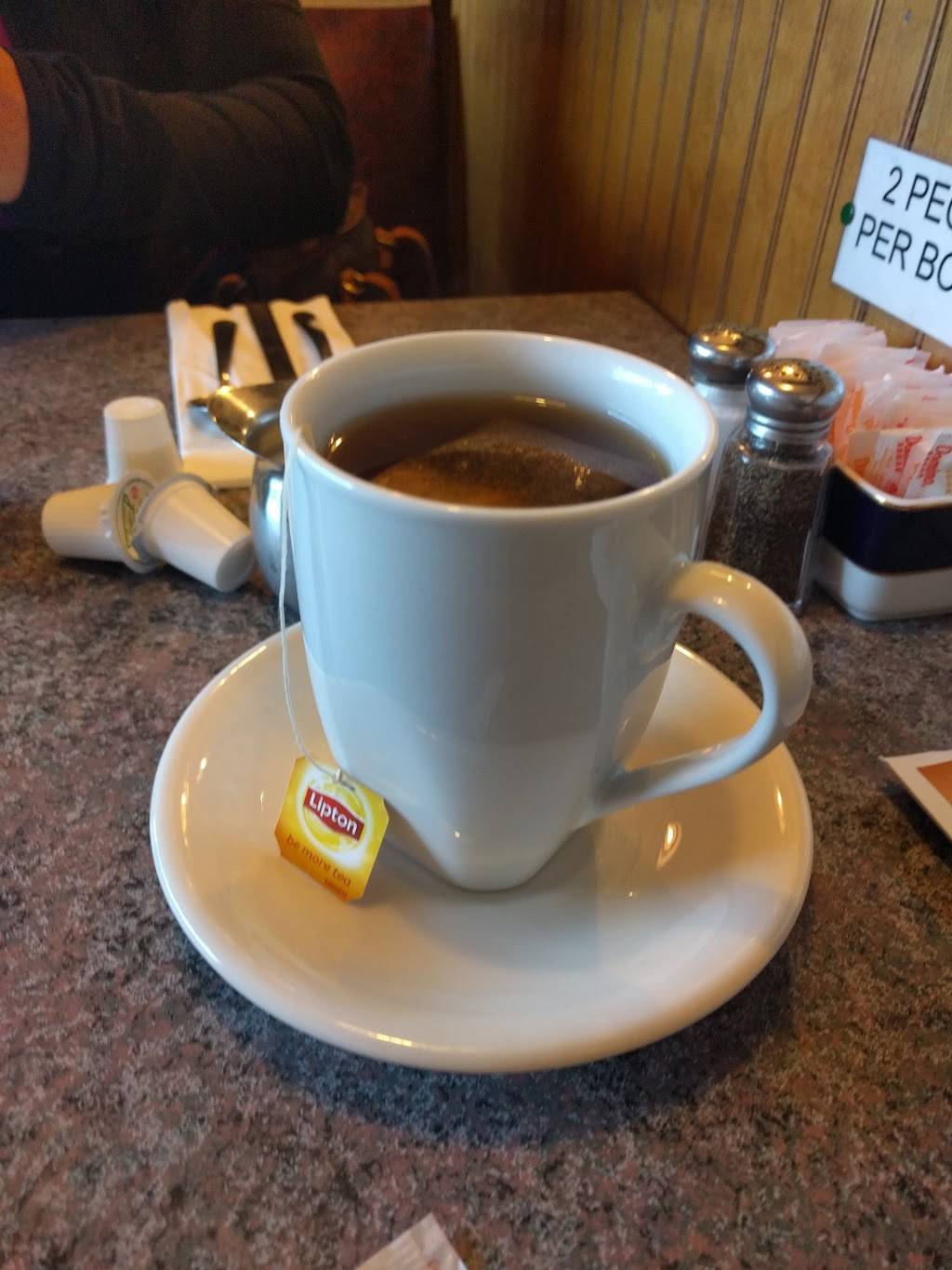 Pams Front Street Grill | restaurant | 190 Front St, Lincoln, RI 02865, USA | 4017272704 OR +1 401-727-2704