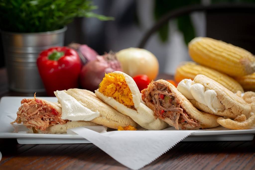 Gusticos Bistro | restaurant | 2249 W Hillsboro Blvd, Deerfield Beach, FL 33442, USA | 9544820823 OR +1 954-482-0823