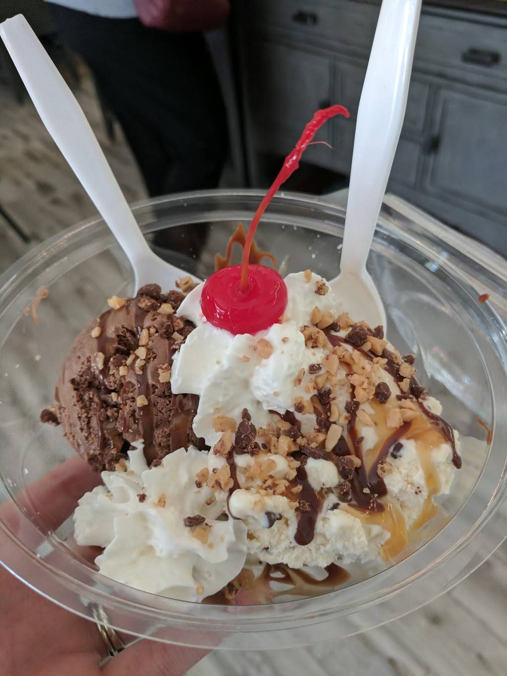 Scoups Ice Cream & Soup Bar | restaurant | 224 #4 S Carson St, Carson City, NV 89701, USA | 7752973471 OR +1 775-297-3471