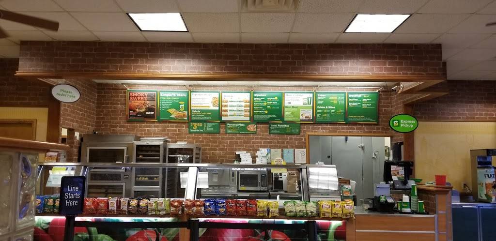 Subway | restaurant | 3002 S Memorial Pkwy, Huntsville, AL 35801, USA | 2564893737 OR +1 256-489-3737