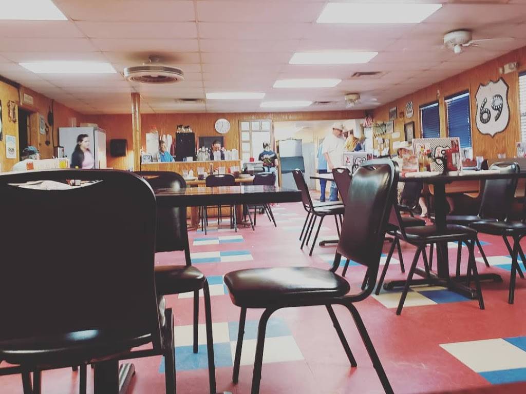 69 Diner | restaurant | 722 N Broadway St, Checotah, OK 74426, USA | 9184735144 OR +1 918-473-5144