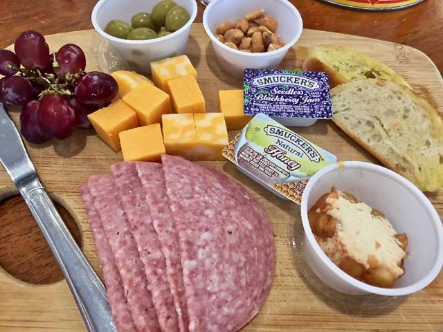 Georgetown Vineyards | restaurant | 62920 Georgetown Rd, Cambridge, OH 43725, USA | 7404353222 OR +1 740-435-3222