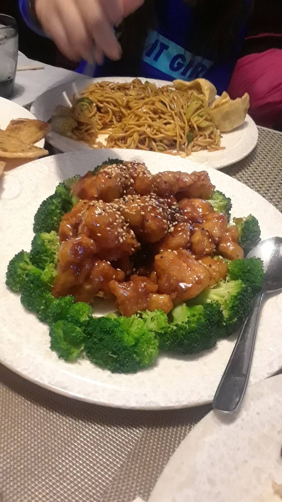 Yum Yum Eastern Sushi and Chinese Fusion | restaurant | 3279 Richmond Ave, Staten Island, NY 10312, USA | 7182279900 OR +1 718-227-9900