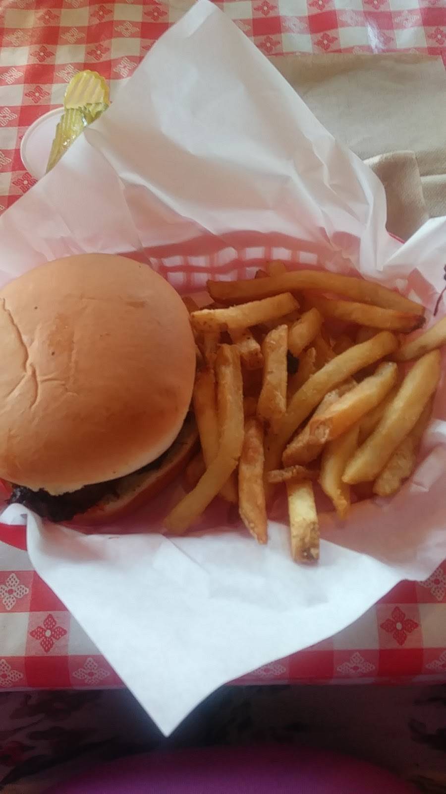 Gradys BBQ | restaurant | 8683 West, FM78, Converse, TX 78109, USA | 2103438060 OR +1 210-343-8060