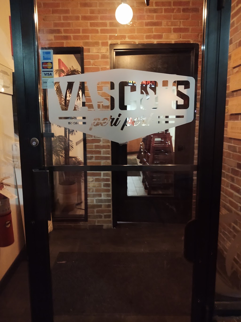 Vascos Peri Peri | restaurant | 927 S Roselle Rd, Schaumburg, IL 60193, USA | 2242315900 OR +1 224-231-5900