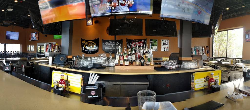 Buffalo Wild Wings | restaurant | 2479 W International Speedway Blvd, Daytona Beach, FL 32114, USA | 3868723300 OR +1 386-872-3300