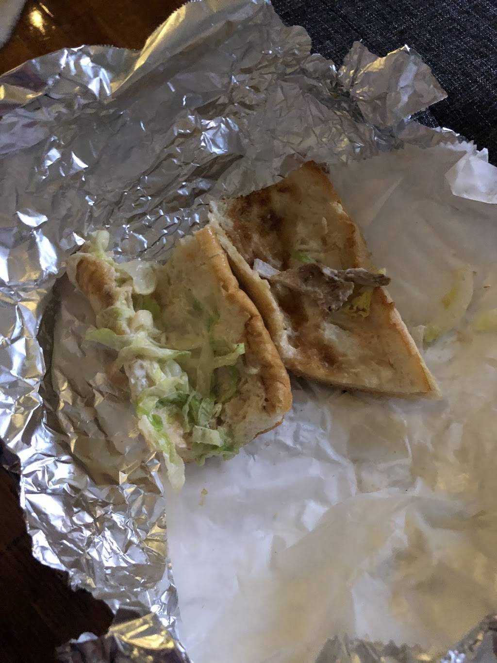 Daros Pizza & Chicken | restaurant | 4425 Kissena Blvd, Flushing, NY 11355, USA | 7184455572 OR +1 718-445-5572