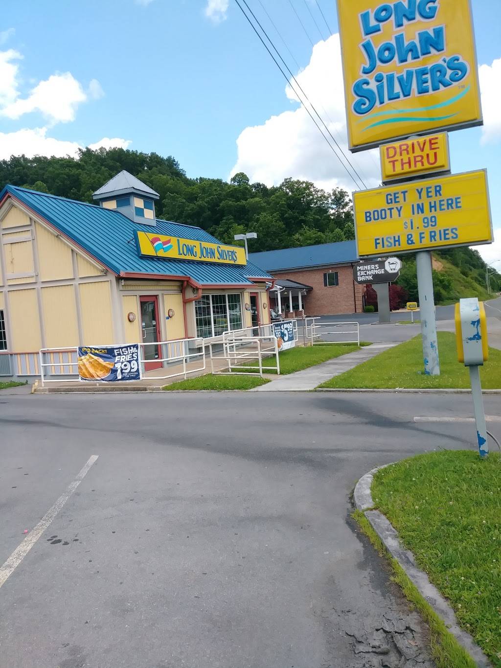 Long John Silvers | restaurant | 491 Front St W, Coeburn, VA 24230, USA | 2763955254 OR +1 276-395-5254