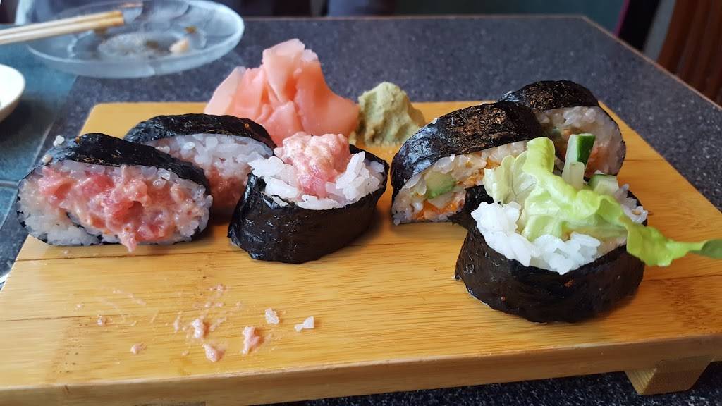 Fujiyama Japanese Restaurant | restaurant | 3057 Dundee Rd, Northbrook, IL 60062, USA | 8477141319 OR +1 847-714-1319