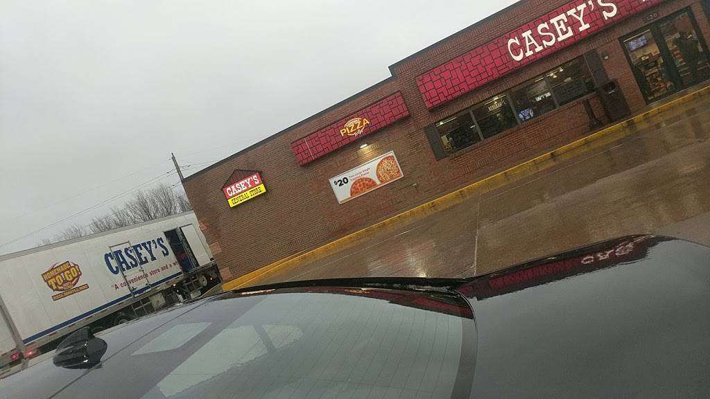 Caseys | meal takeaway | 130 41st Ave Dr SW, Cedar Rapids, IA 52404, USA | 3192471399 OR +1 319-247-1399