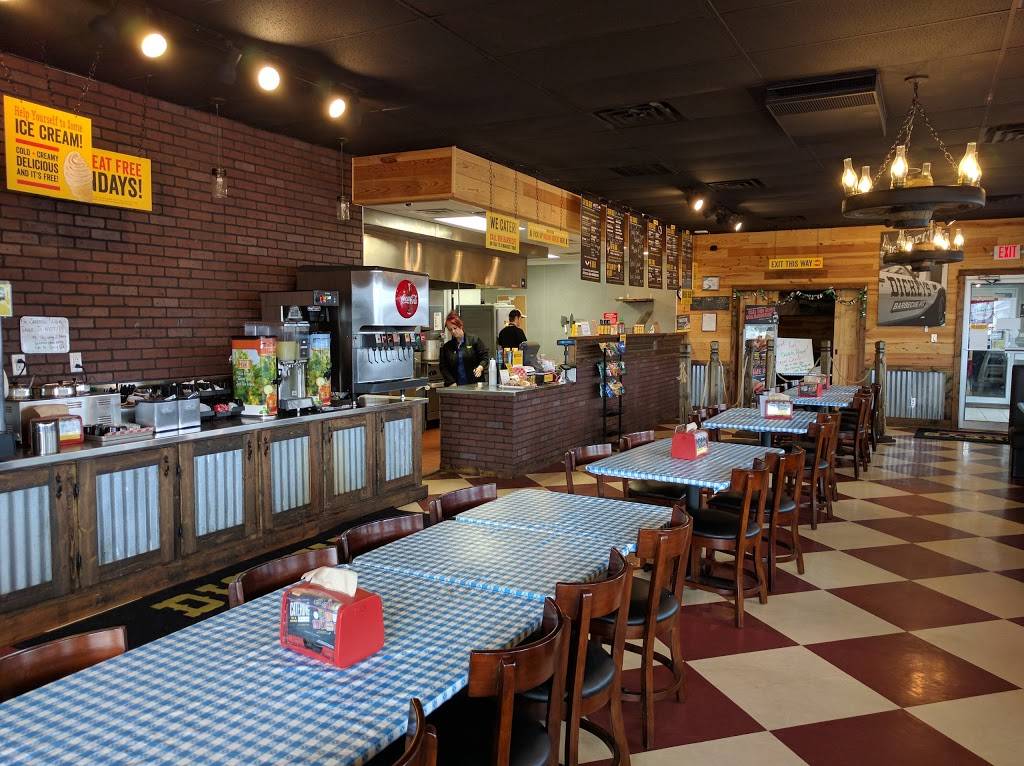 Dickeys Barbecue Pit | restaurant | 8624 Pendleton Pike, Indianapolis, IN 46226, USA | 3178360980 OR +1 317-836-0980