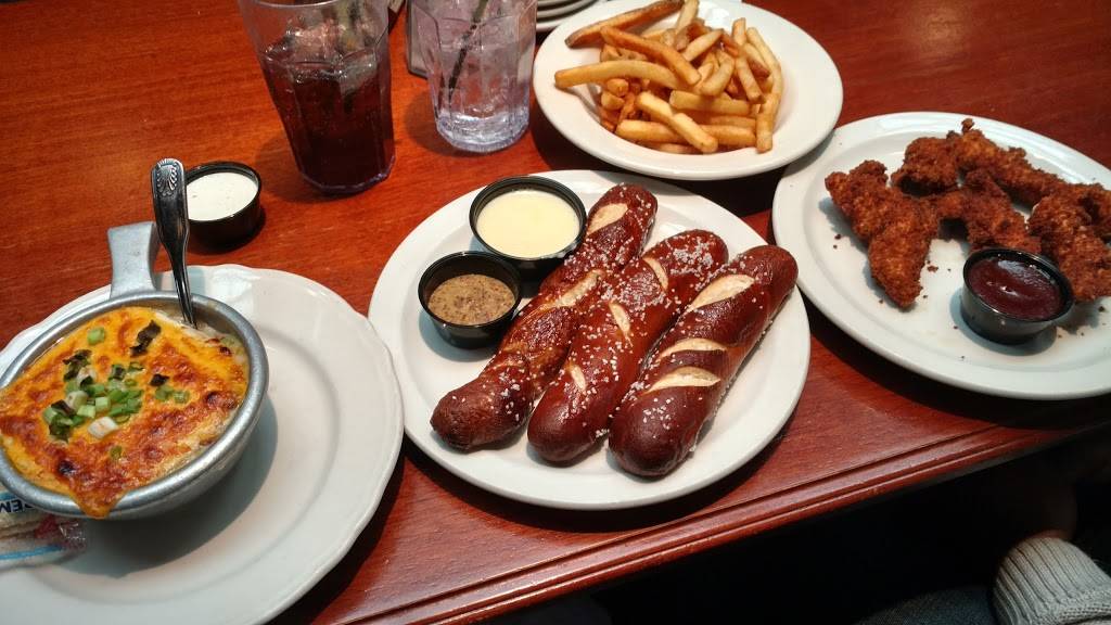 The Olympic Tavern | restaurant | 2327 N Main St, Rockford, IL 61103, USA | 8159628758 OR +1 815-962-8758